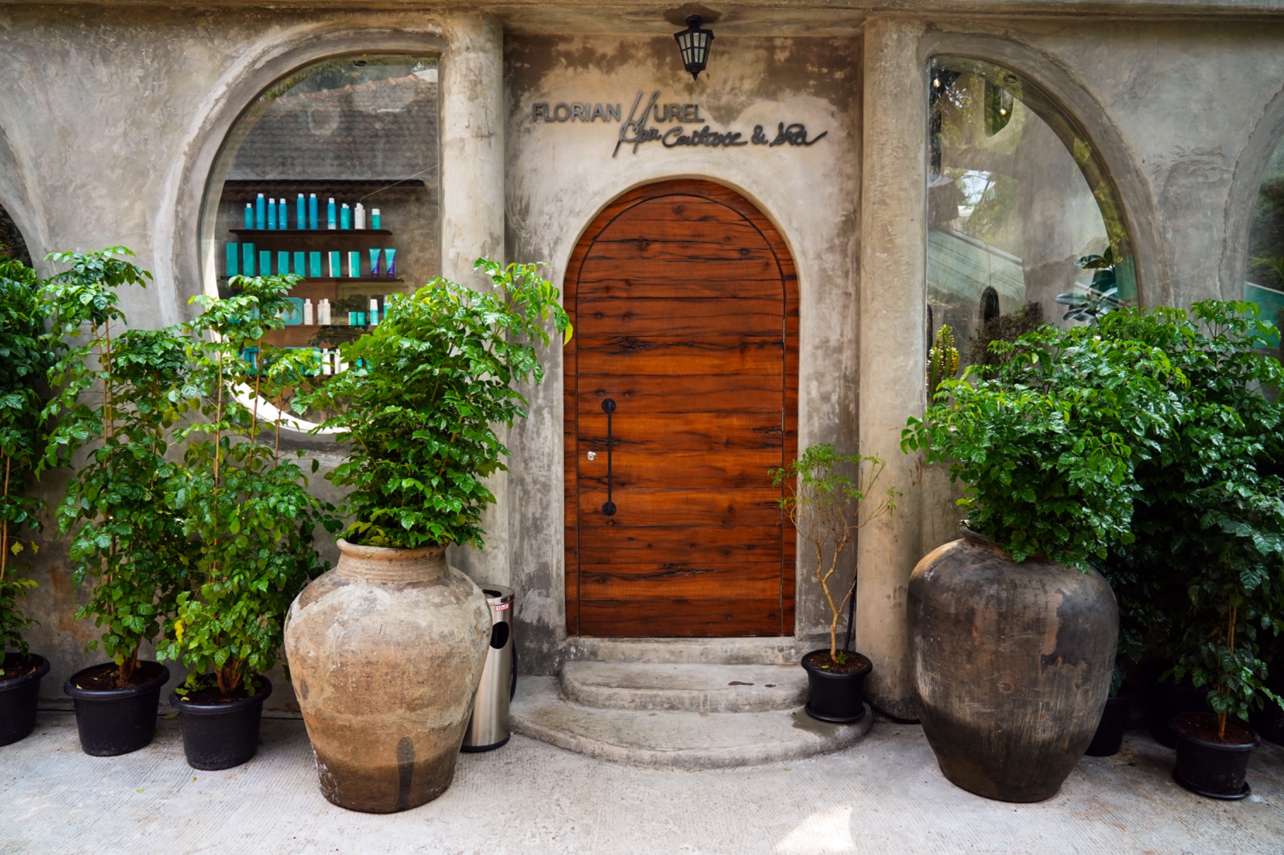 bandra-salon-main-entry